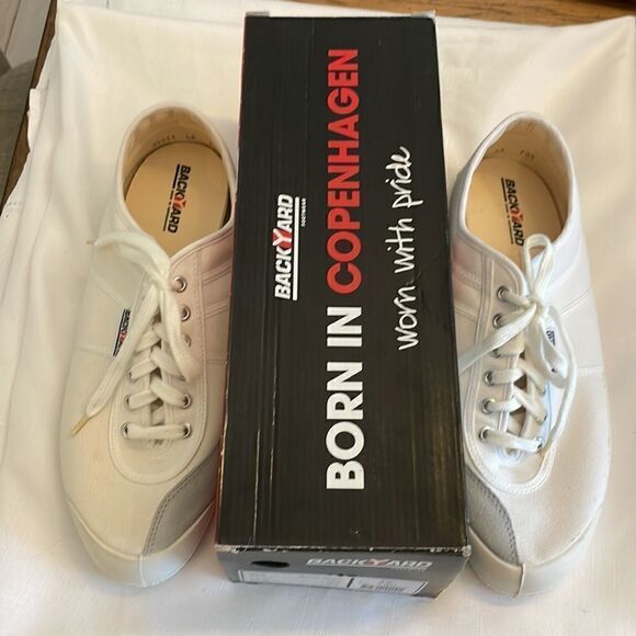 BACKYARD FOOTWEAR WHITE SNEAKERS.  NEW IN BOX - Picture 2 of 9